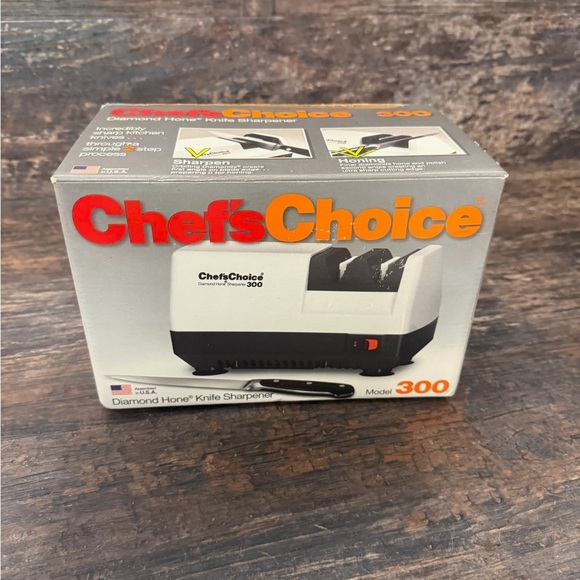 Chefs Choice 300 Diamond Hone Electric Knife Sharpener - Black and White - Picture 1 of 6